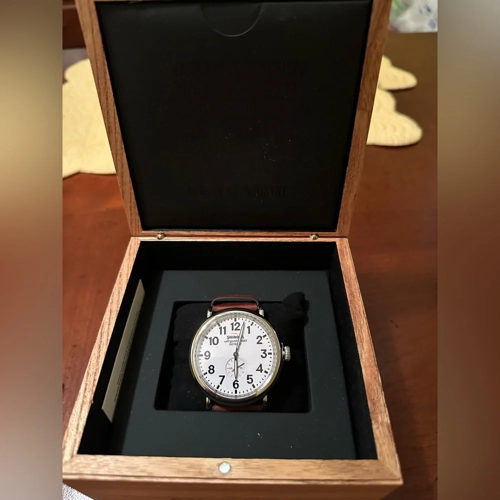 Shinola Runwell Watch with extra band - Picture 2 of 7